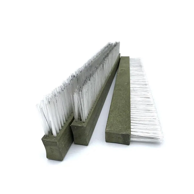 CLEAN WORLD Long Industrial Strip Brush Nylon Polypropylene & Steel Wire Concrete Block Machine Mould Cleaning Brush