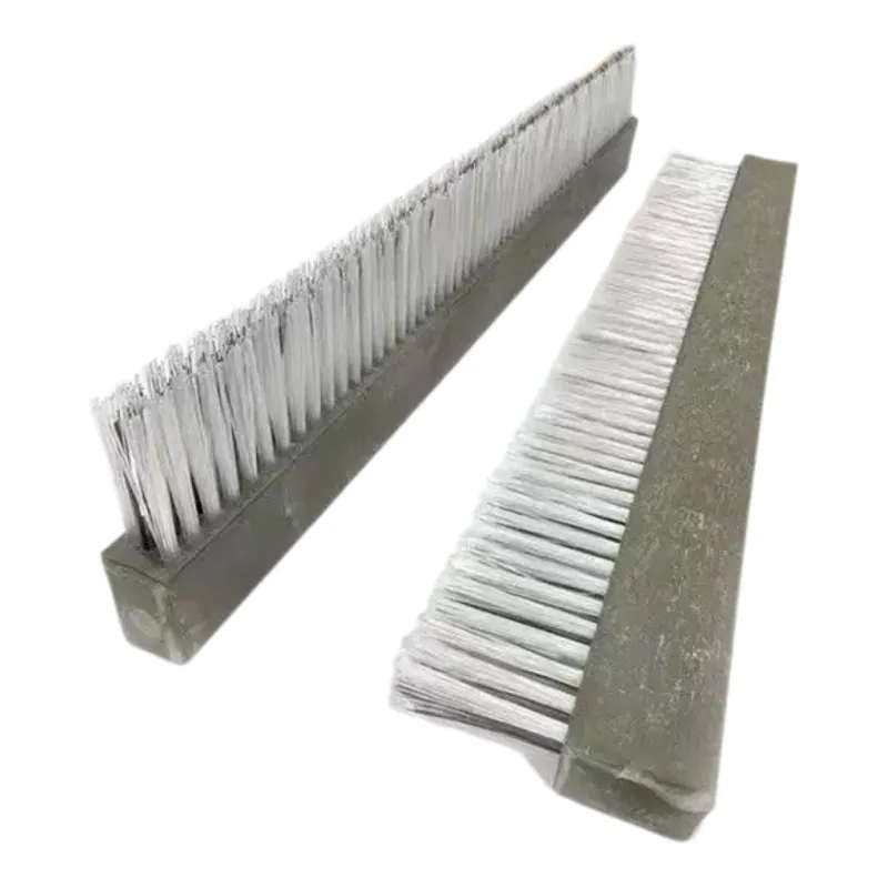 CLEAN WORLD Long Industrial Strip Brush Nylon Polypropylene & Steel Wire Concrete Block Machine Mould Cleaning Brush