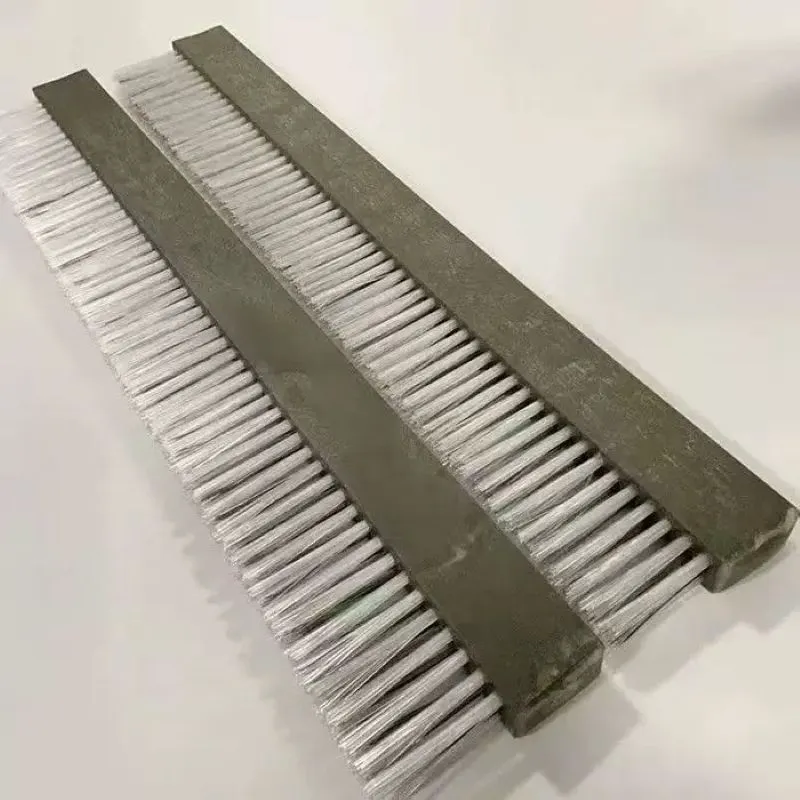 CLEAN WORLD Long Industrial Strip Brush Nylon Polypropylene & Steel Wire Concrete Block Machine Mould Cleaning Brush