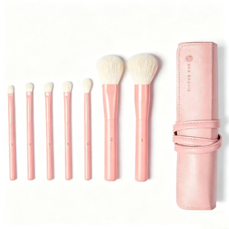 CLEAN WORLD Elegant Rosewood Pink Professional Makeup Brush Kit 7Pcs Blush Pink Makeup Brush Set with Roll-up Pouch