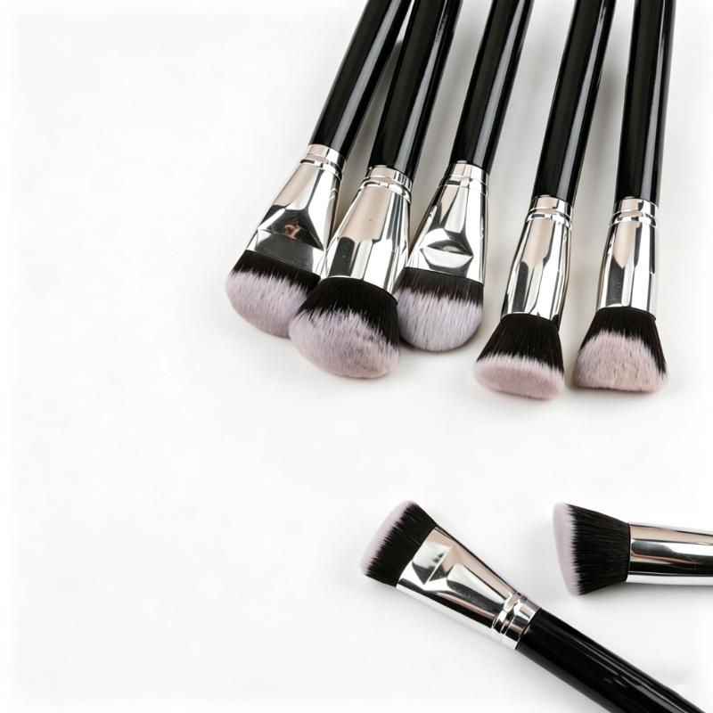 CLEAN WORLD Professional Makeup Brush Set - Premium Synthetic Bristles, Black Wooden Handle, for Foundation, Eyeshadow, Brush, Contour & Full Face Makeup