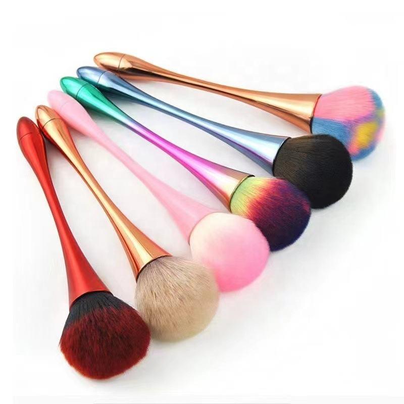 CLEAN WORLD Large Powder Makeup Brush, Soft Fluffy Blush Brush, Ergonomic Long Handle Foundation Brush