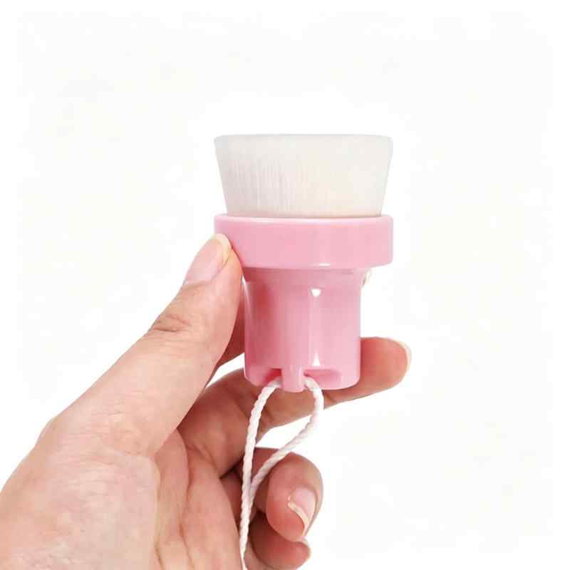 CLEAN WORLD Nail Cleaning Brush with Soft Bristles, Manual Handheld Nail Scrub Brush for Fingernail & Toenail Cleaning, Compact Portable Nail Brush with Lanyard